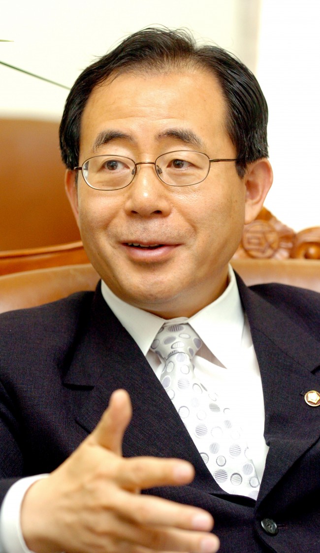 세계한인민주회의 수석부의장 김성곤의원 