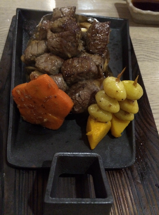 일본식 铁板牛肉(92위안)