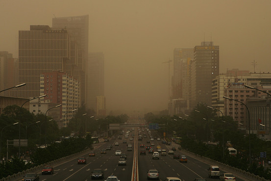 <스모그에 휩싸인 베이징 시내, 출처=월스트리트저널>