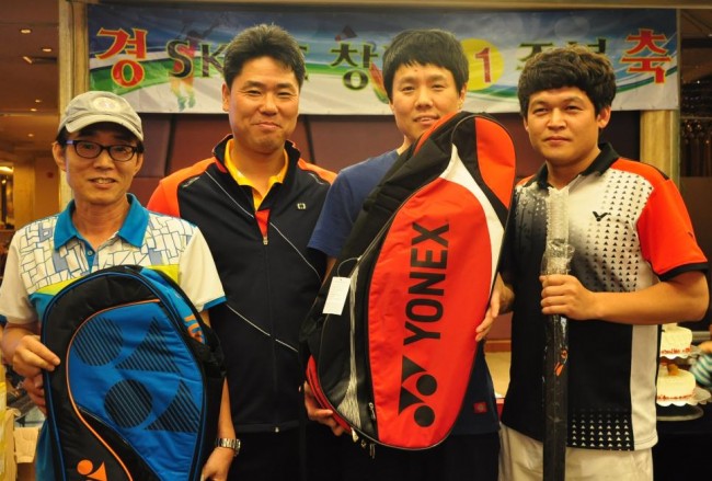 11주년 기념대회 MVP 이보일(왼쪽), 최영욱(오른쪽 두번째)