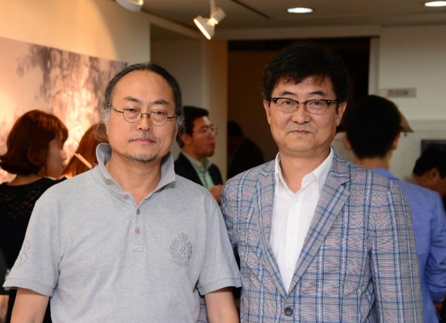 민족화가 중국 권오송 작가(왼쪽), 한국 김진혁 작가(오른쪽)