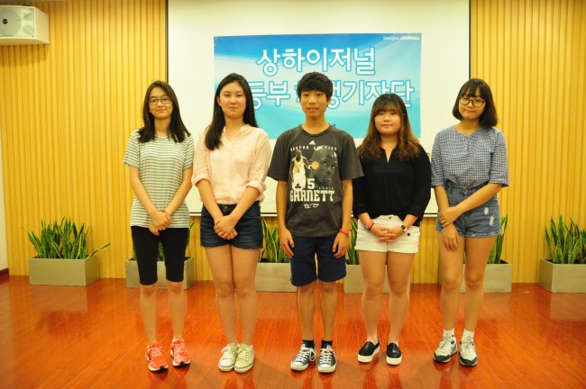 12기 학생기자(왼쪽부터 최유진, 안채림, 박준성, 강서희, 김수완)