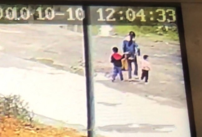 ▲ CCTV화면에 찍힌 일가족 세명의 생전 마지막 모습